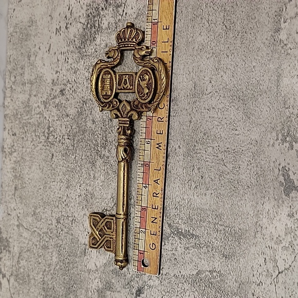 King Alfonso XIII Brass Court / Privy Chamber Key - Picture 6 of 8